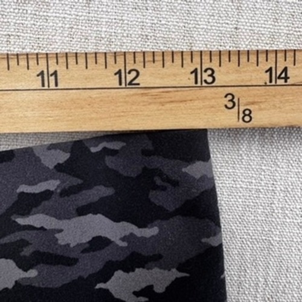 Athleta Salutation Stash Pocket II‎ Printed 7/8 Tight Camo Leggings Grey Black M - Picture 8 of 15